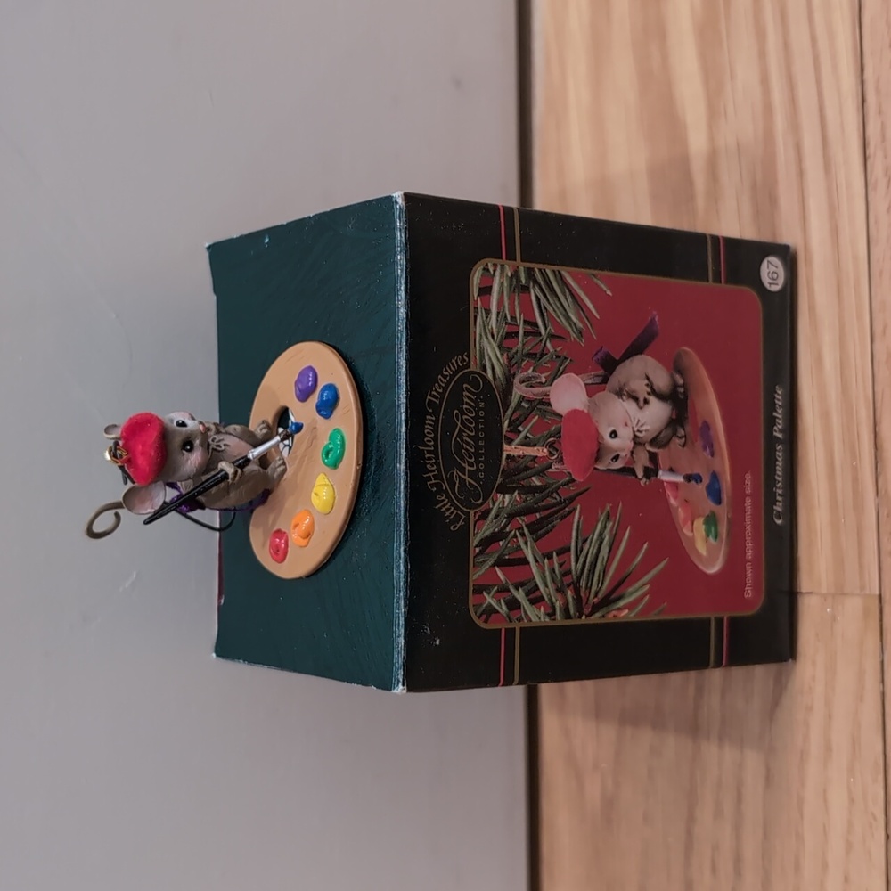 Little Heirloom Treasures Christmas Palette Mouse ornament